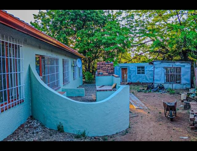 5 BEDROOM HOUSE FOR SALE IN BIRCH ACRES